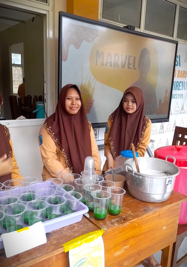 Bukan Sekadar Jualan, Siswa SMK Plus Khoiriyah Hasyim Ubah Ruang Kewirausahaan Menjadi Bazar Lewat Proyek Kokurikuler.