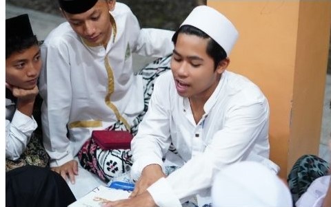 Buku Adalah Jendela Dunia! Intip Serunya Rutinitas Literasi Santri SMK Plus Khoiriyah Hasyim Tebuireng
